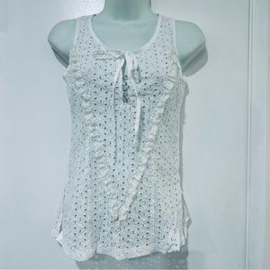 FELINE 190% COTTON EMBROIDERED SLEEVELESS WHITE BLOUSE.SIZE MEDIUM